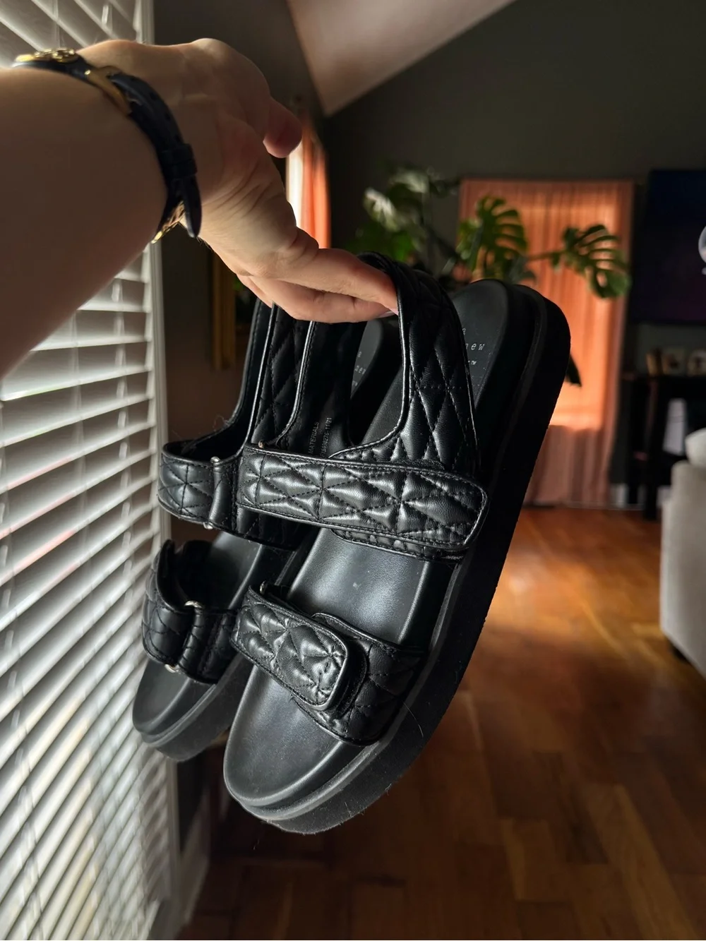 Quilted sandals